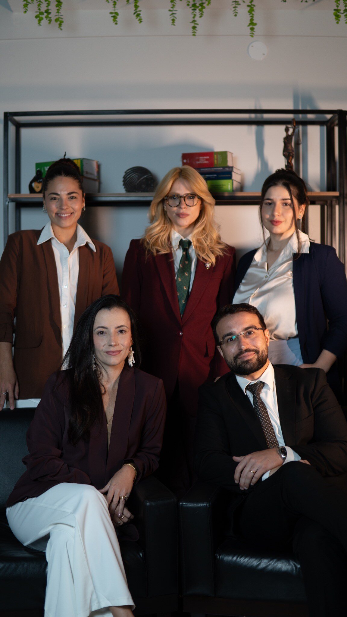 Equipe Duarte & De Nale na sede do escritório